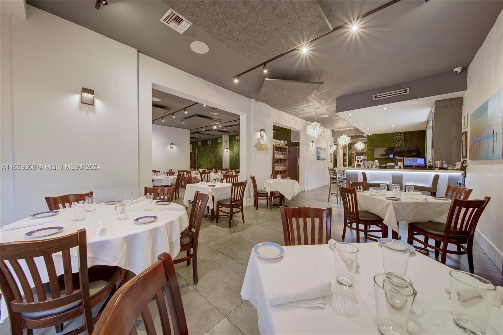 Full-service Restaurant W Coral Gables Property Photo 17