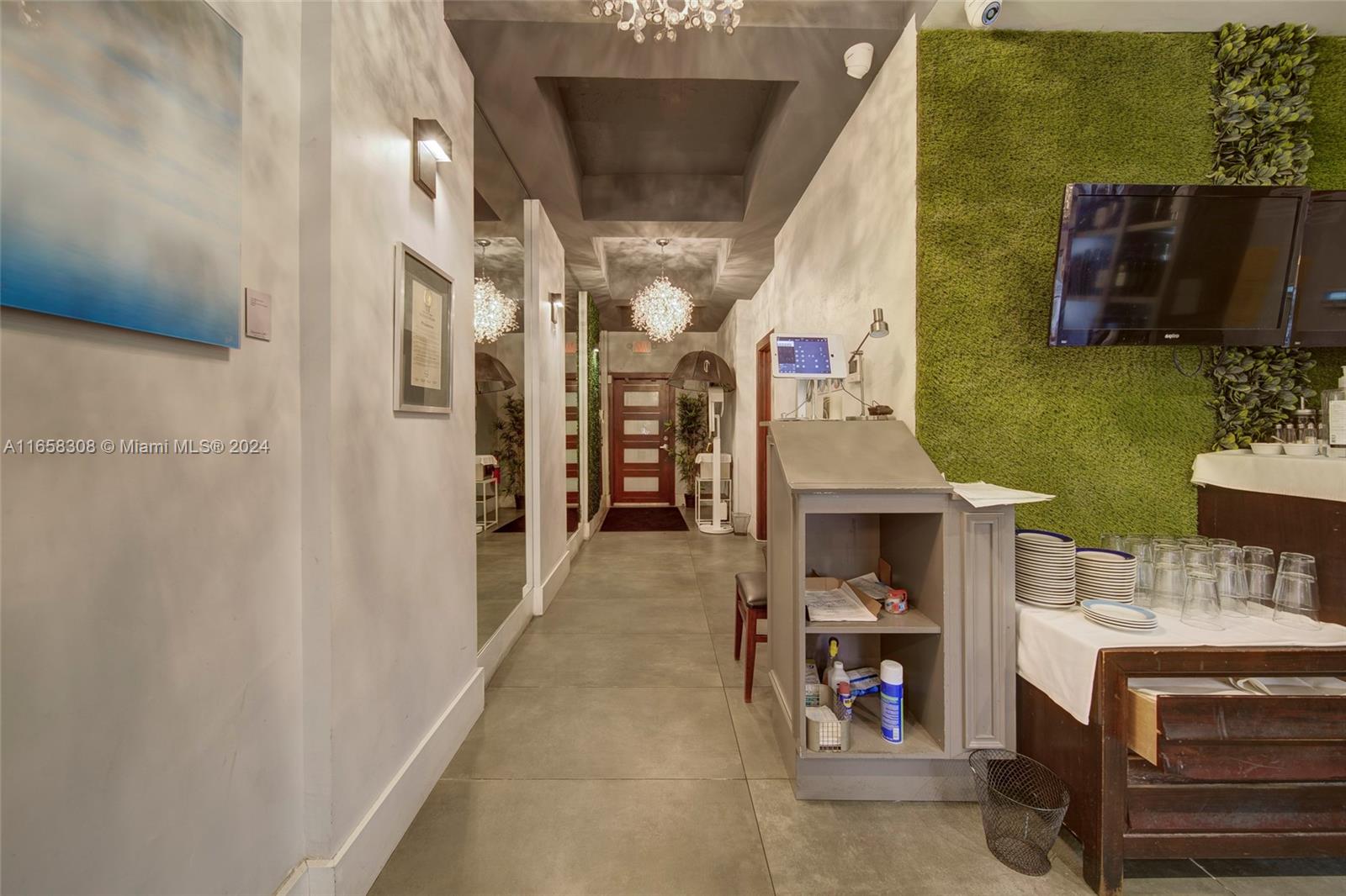 Full-service Restaurant W Coral Gables Property Photo 18