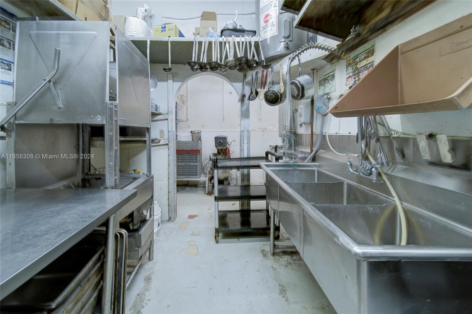 Full-service Restaurant W Coral Gables Property Photo 24