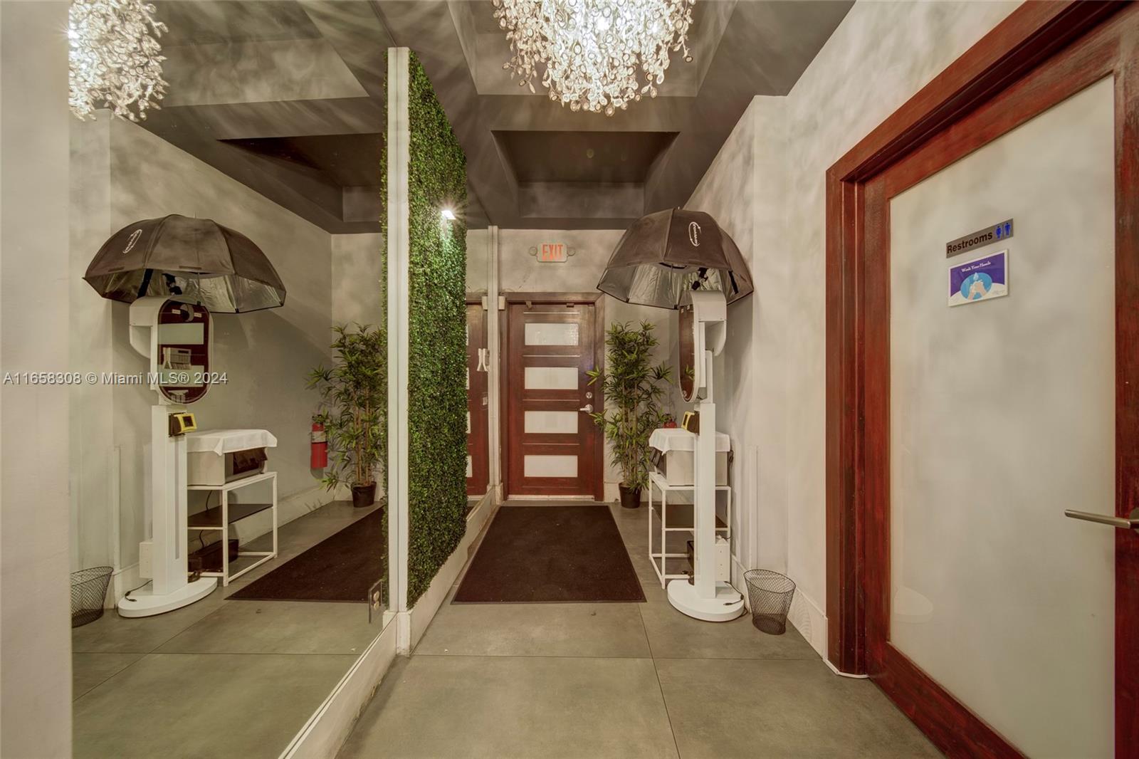 Full-service Restaurant W Coral Gables Property Photo 29