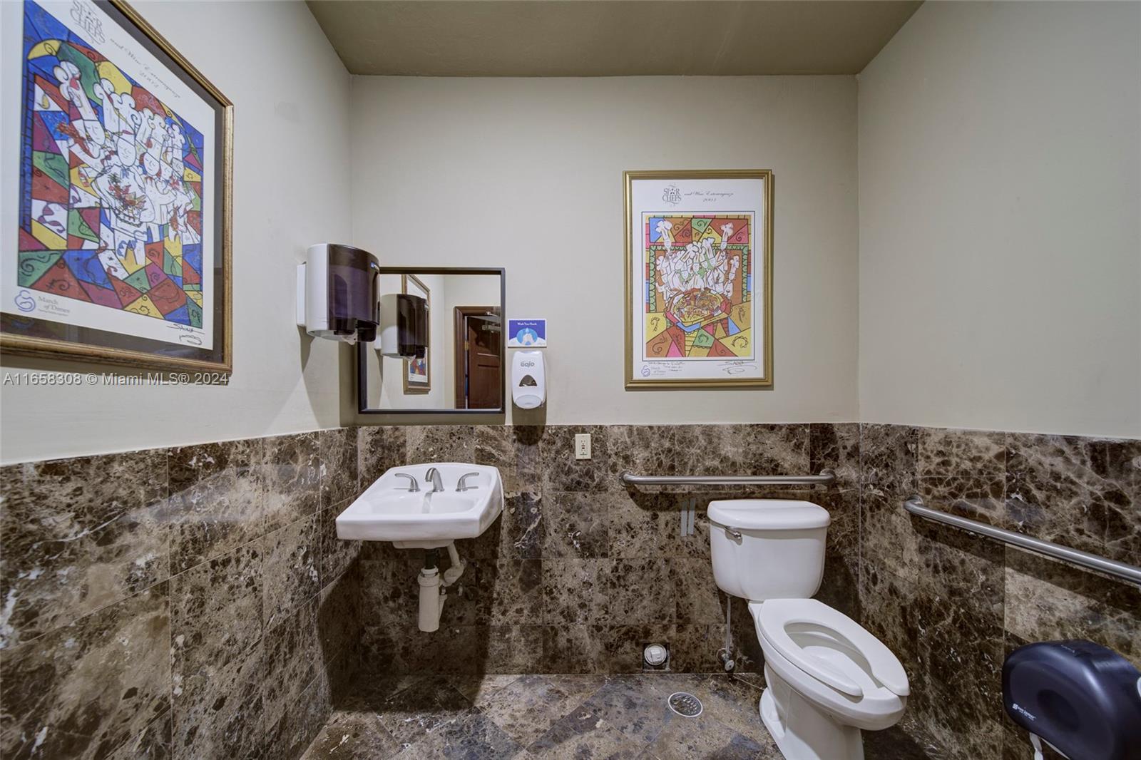 Full-service Restaurant W Coral Gables Property Photo 31