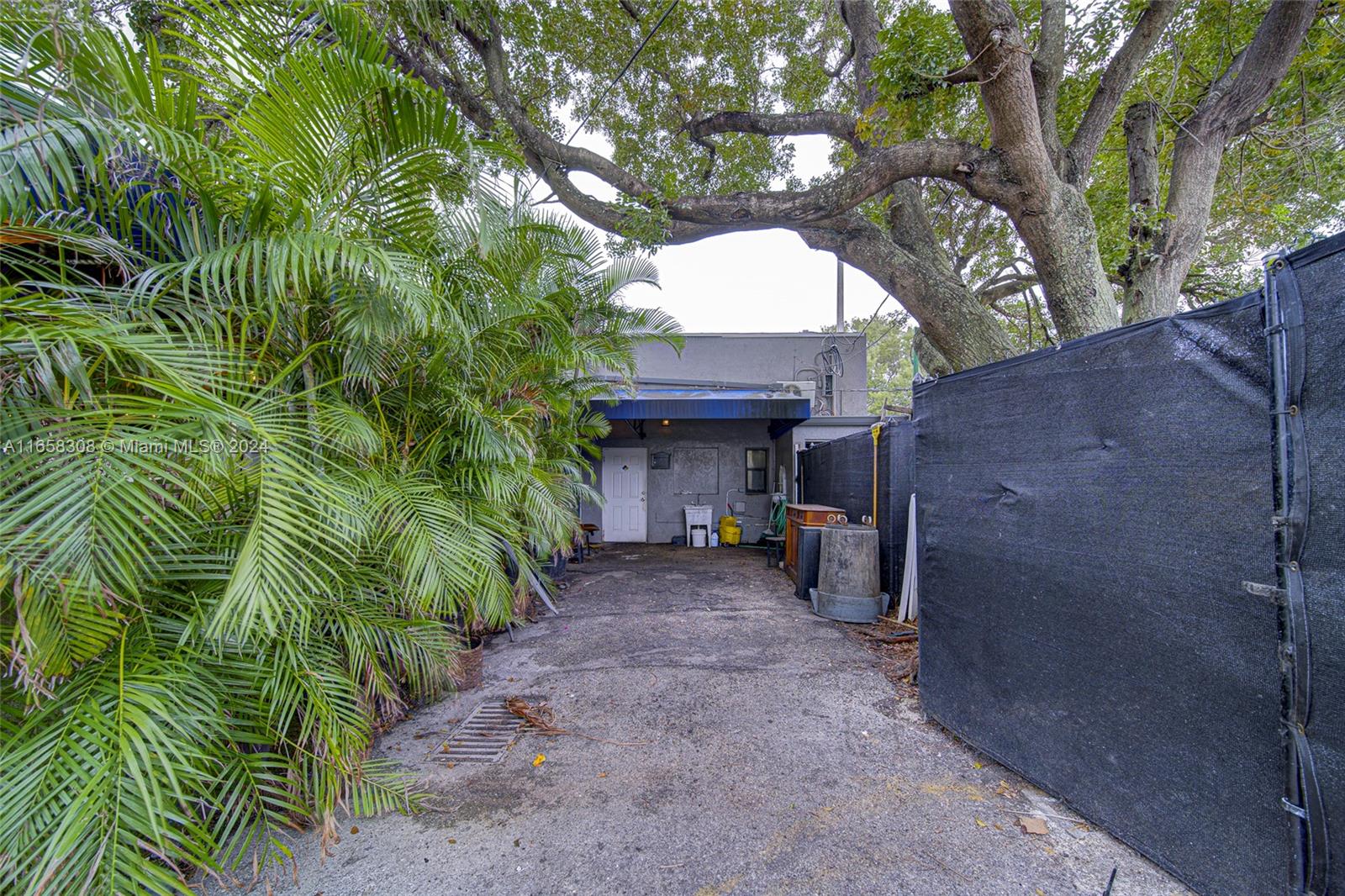 Full-service Restaurant W Coral Gables Property Photo 34