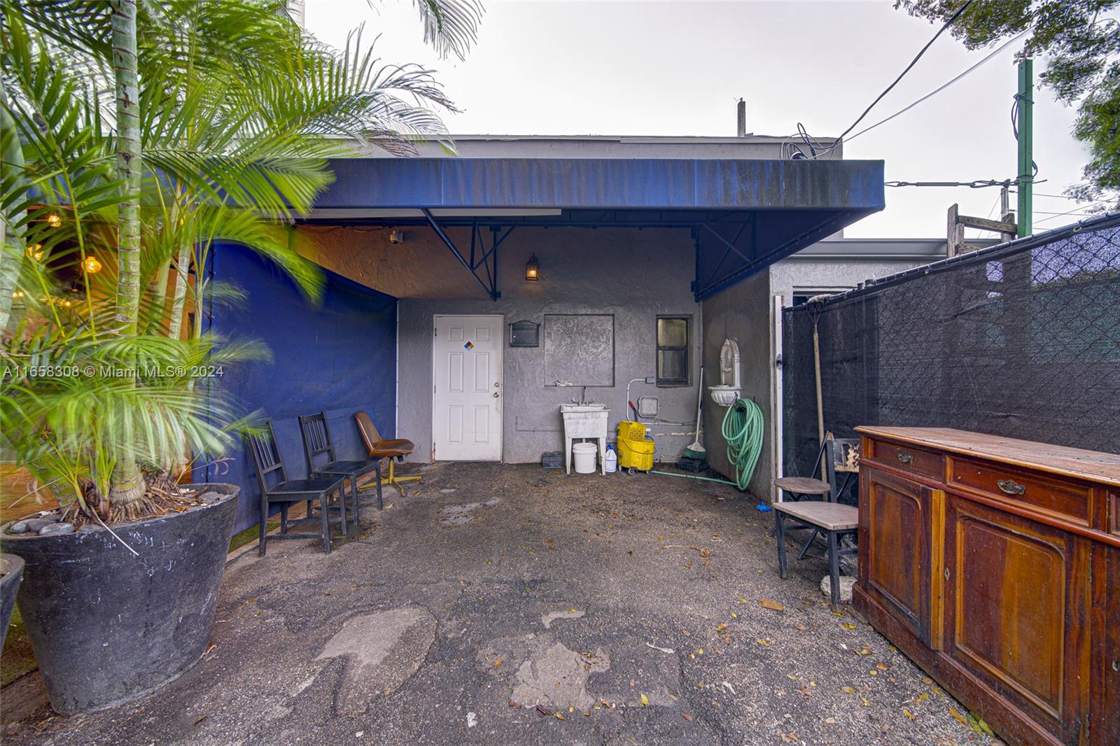 Full-service Restaurant W Coral Gables Property Photo 35