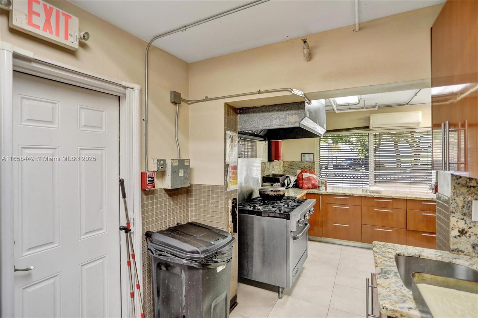 1722 Madison St Property Photo 24
