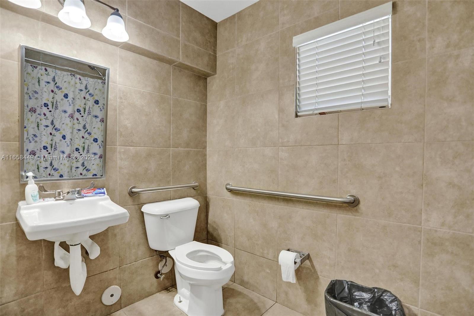 1722 Madison St Property Photo 35