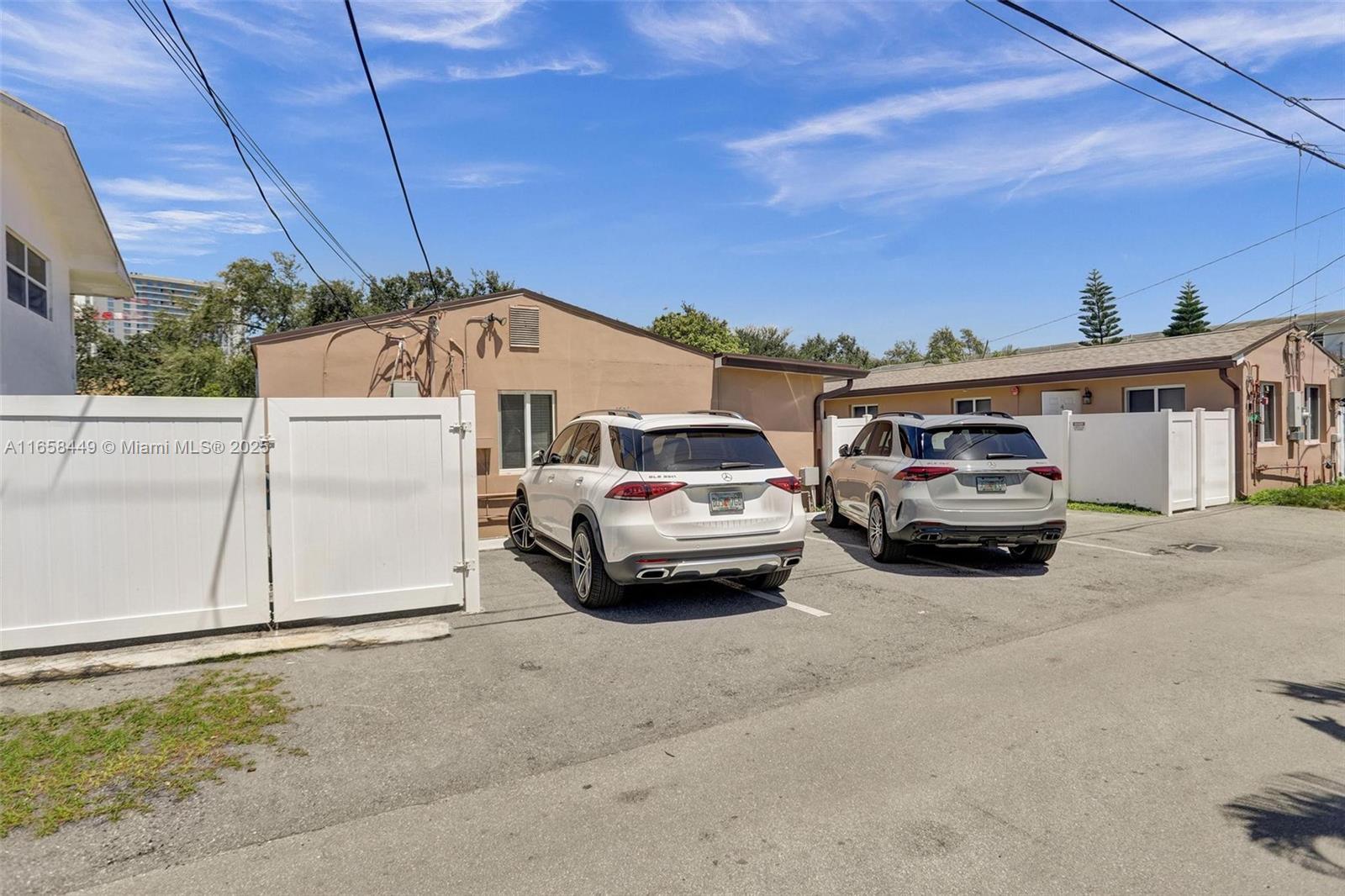 1722 Madison St Property Photo 54
