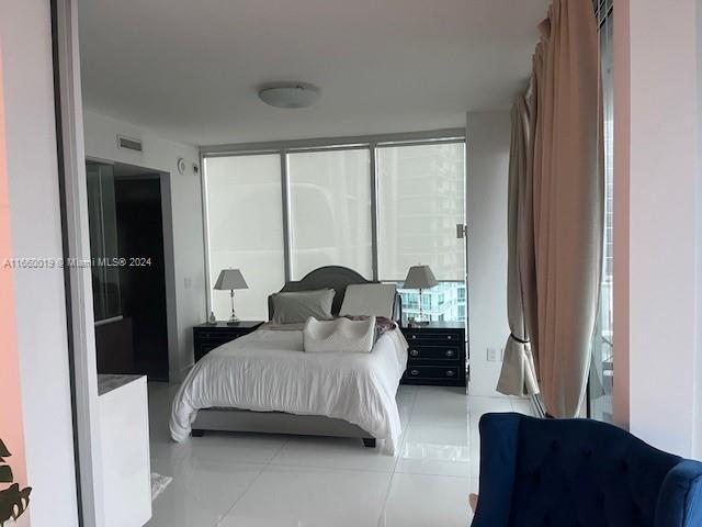 1040 Biscayne Blvd 2607 Property Photo 3