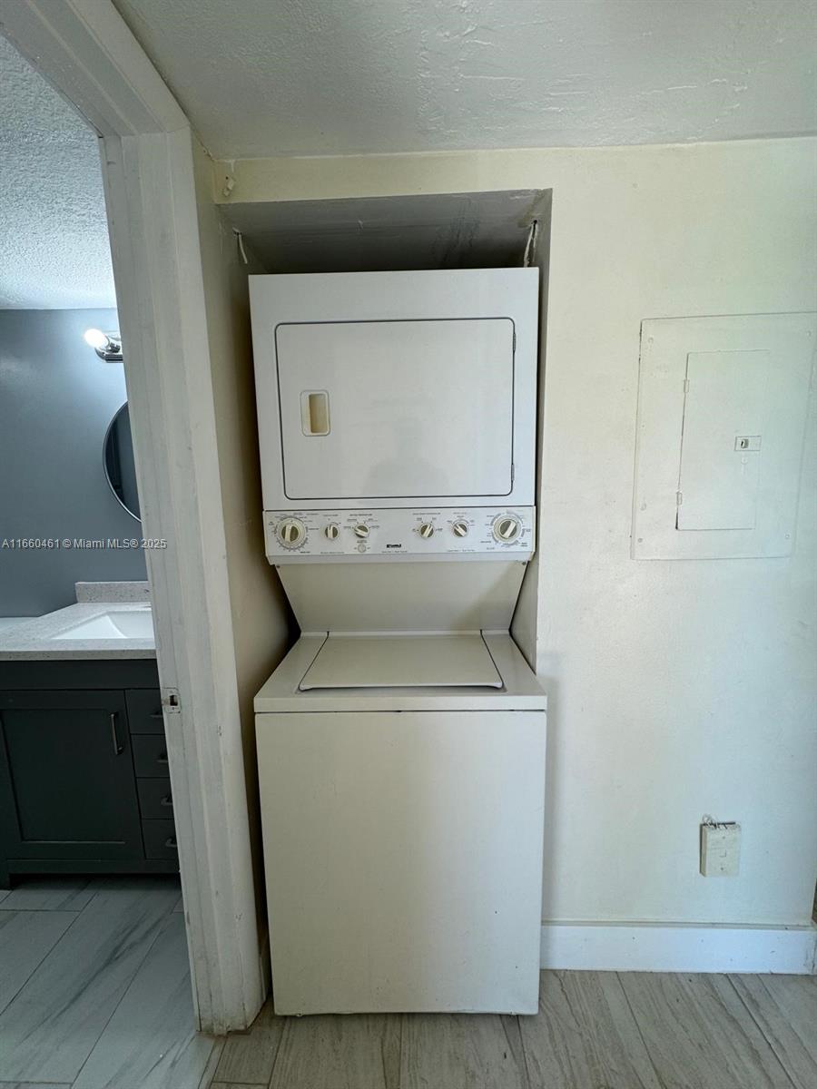 1051 Jefferson Dr 1051j Property Photo 16