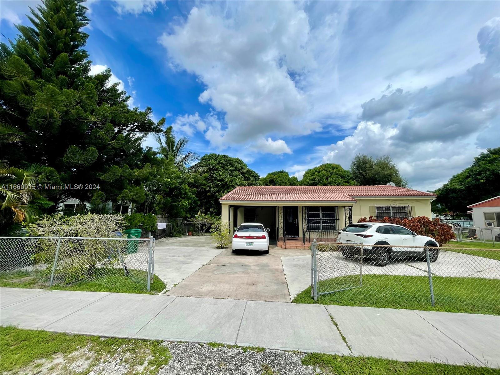 3061 Nw 99th St B Property Photo