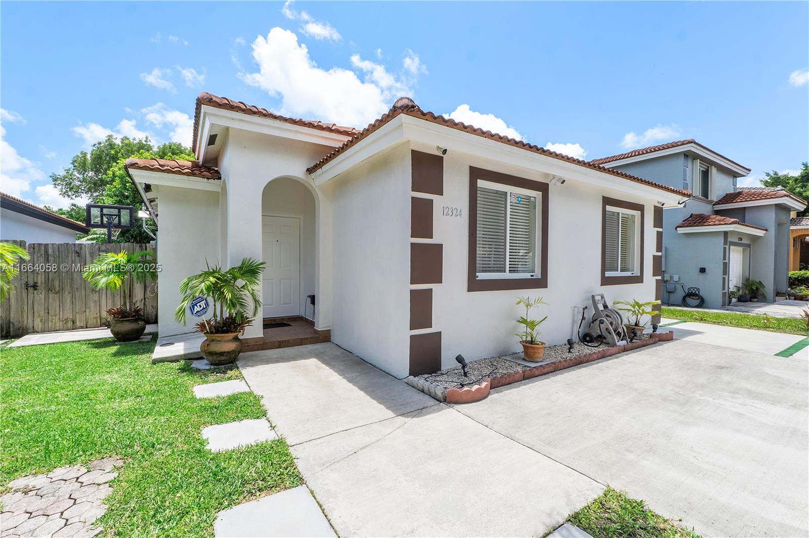12324 Sw 251st St Property Photo 4