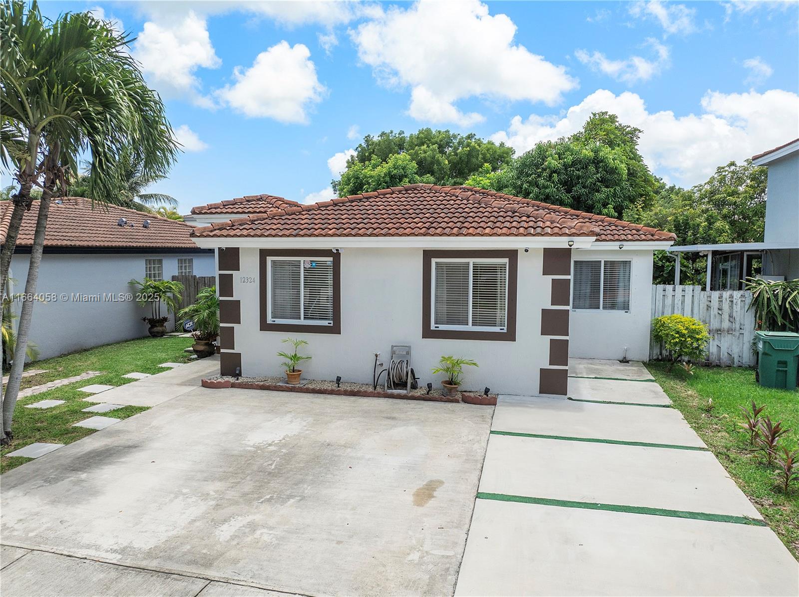 12324 Sw 251st St Property Photo 5