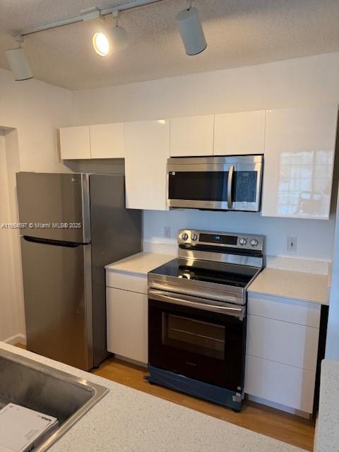 1919 Van Buren St 516A Property Photo 1