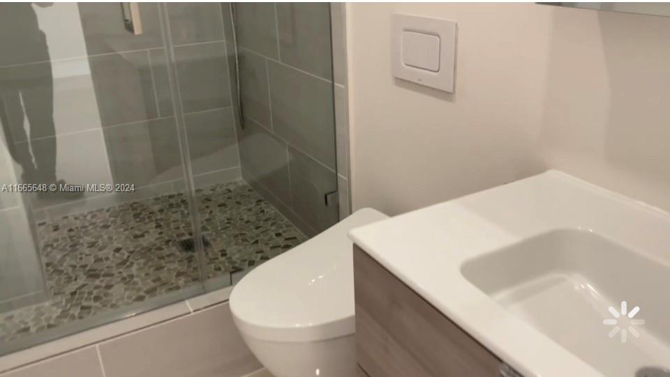 10185 Collins Ave 406 Property Photo 10