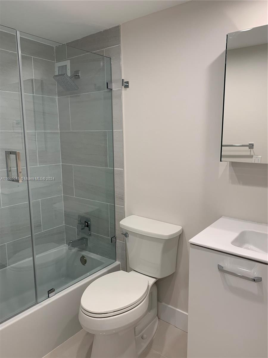 10185 Collins Ave 406 Property Photo 16
