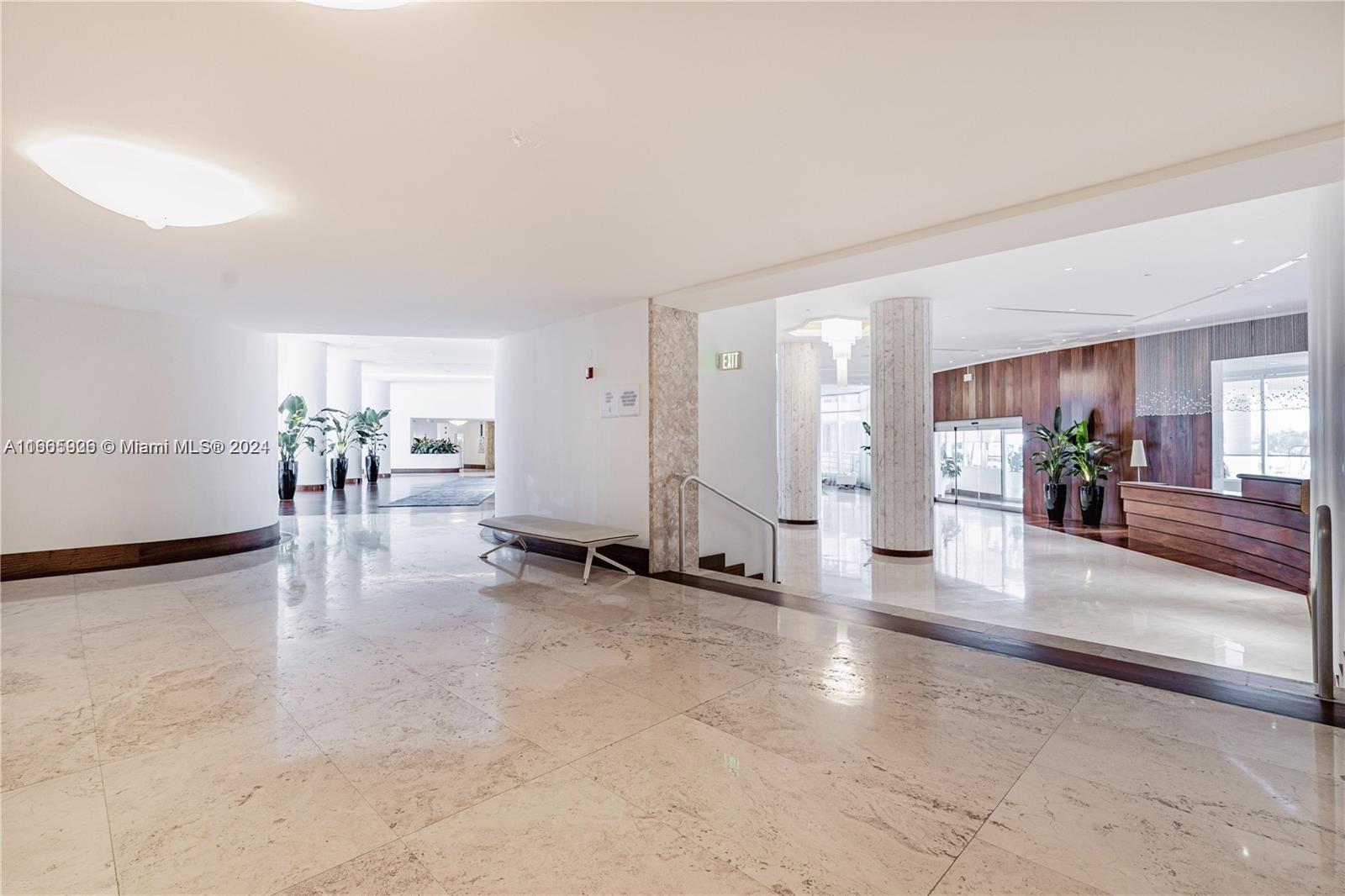 5161 Collins Ave 405 Property Photo 8