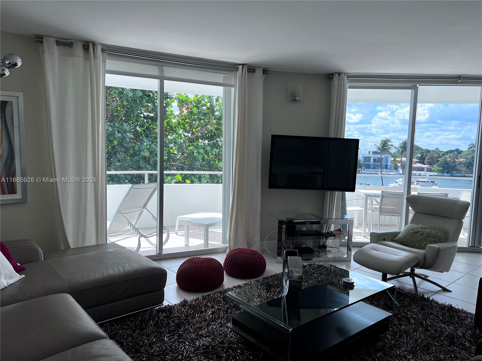 5161 Collins Ave 405 Property Photo 13