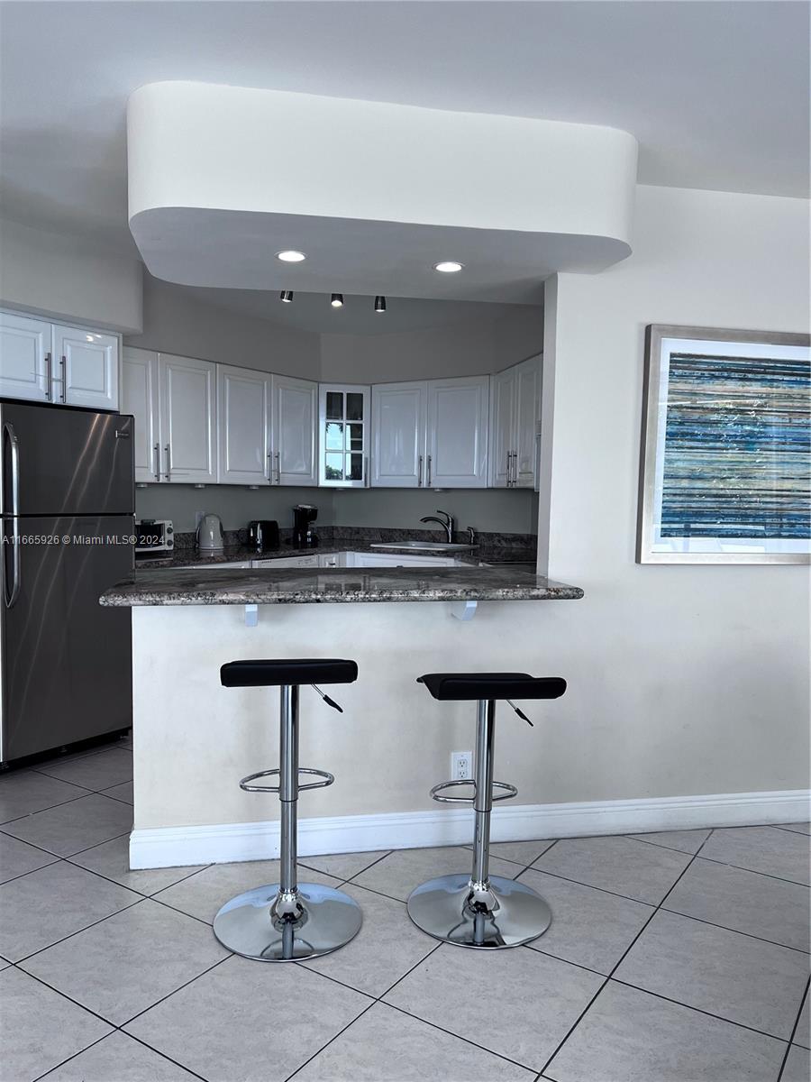 5161 Collins Ave 405 Property Photo 19
