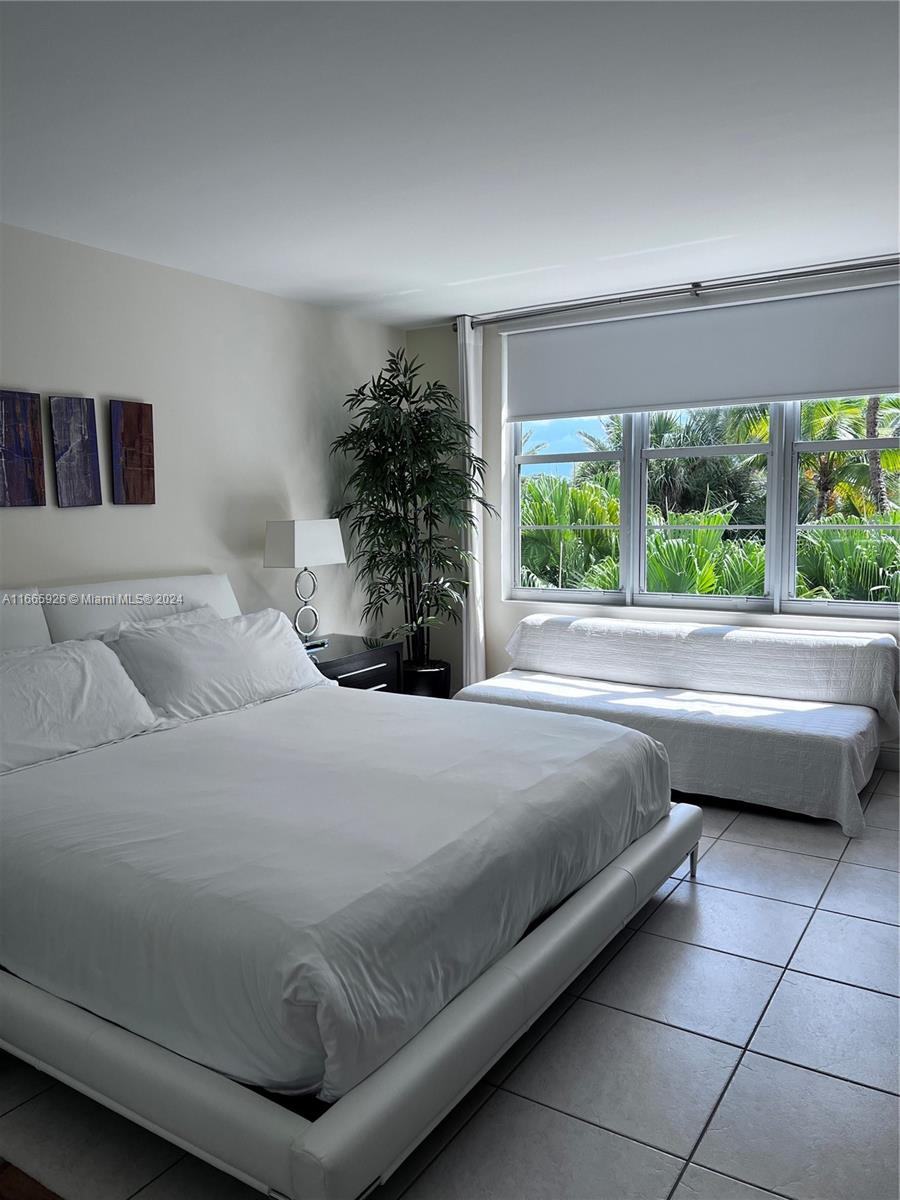 5161 Collins Ave 405 Property Photo 21
