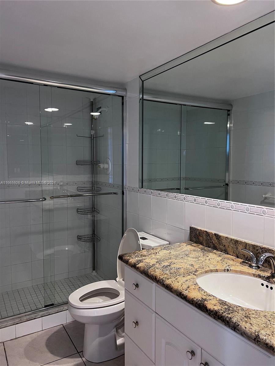5161 Collins Ave 405 Property Photo 22