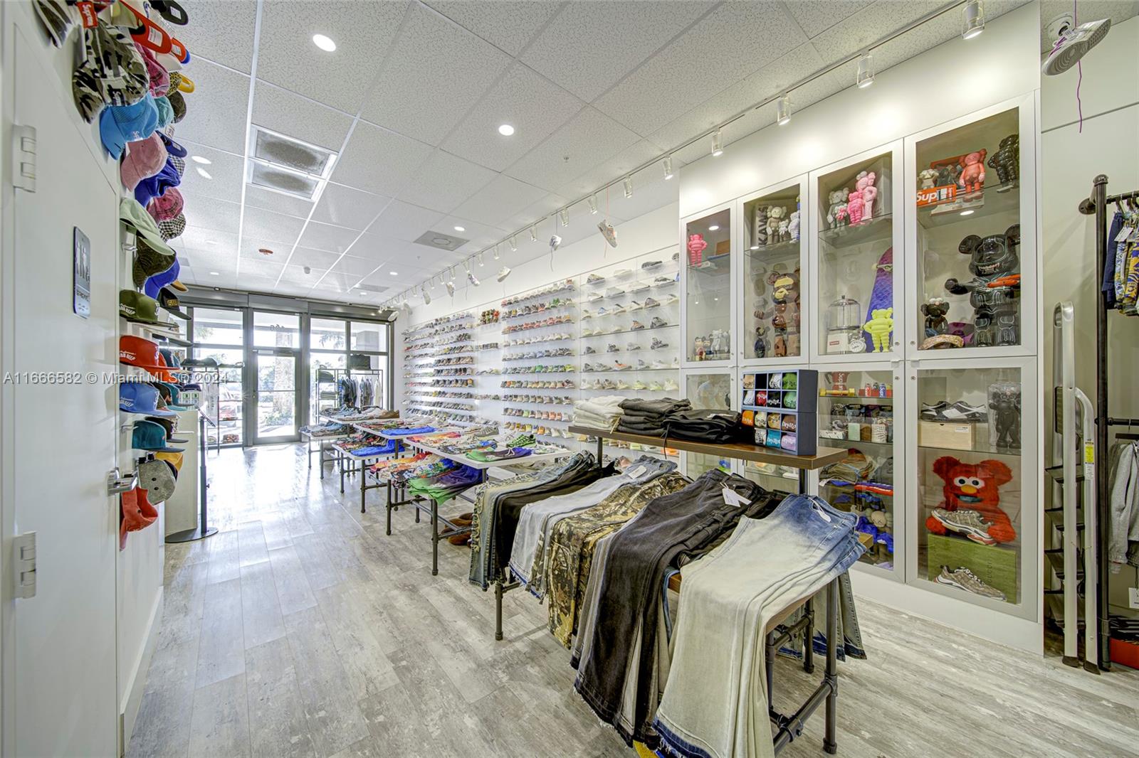 High - End Shoe Store & Clothing Store For Sale Property Photo
