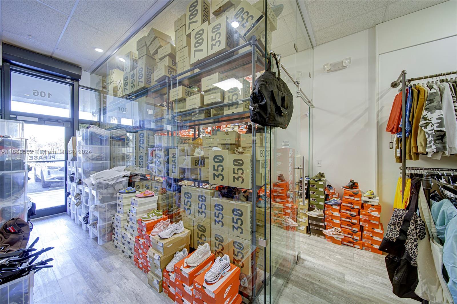 High - End Shoe Store & Clothing Store For Sale Property Photo 7
