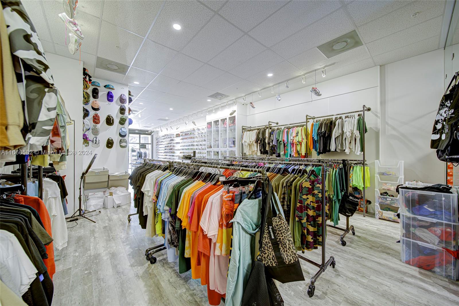 High - End Shoe Store & Clothing Store For Sale Property Photo 11