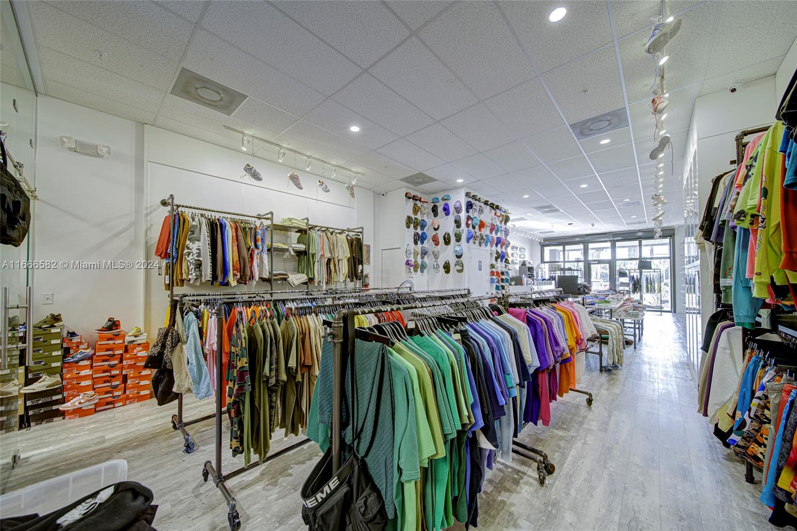 High - End Shoe Store & Clothing Store For Sale Property Photo 13