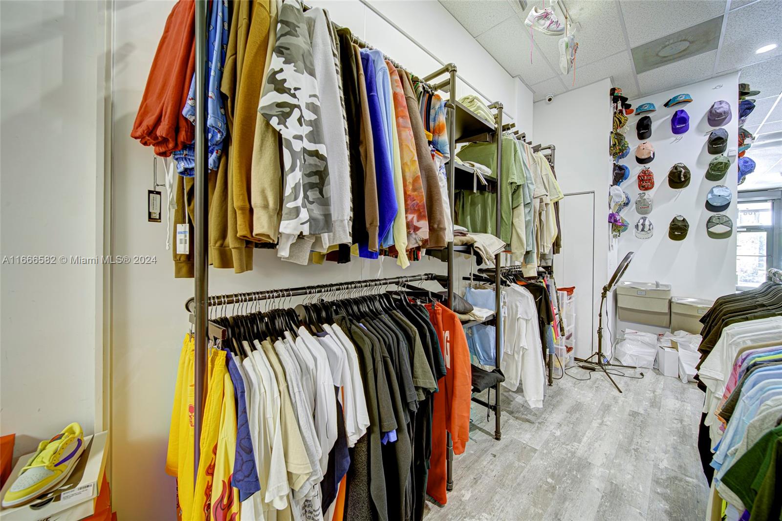 High - End Shoe Store & Clothing Store For Sale Property Photo 15
