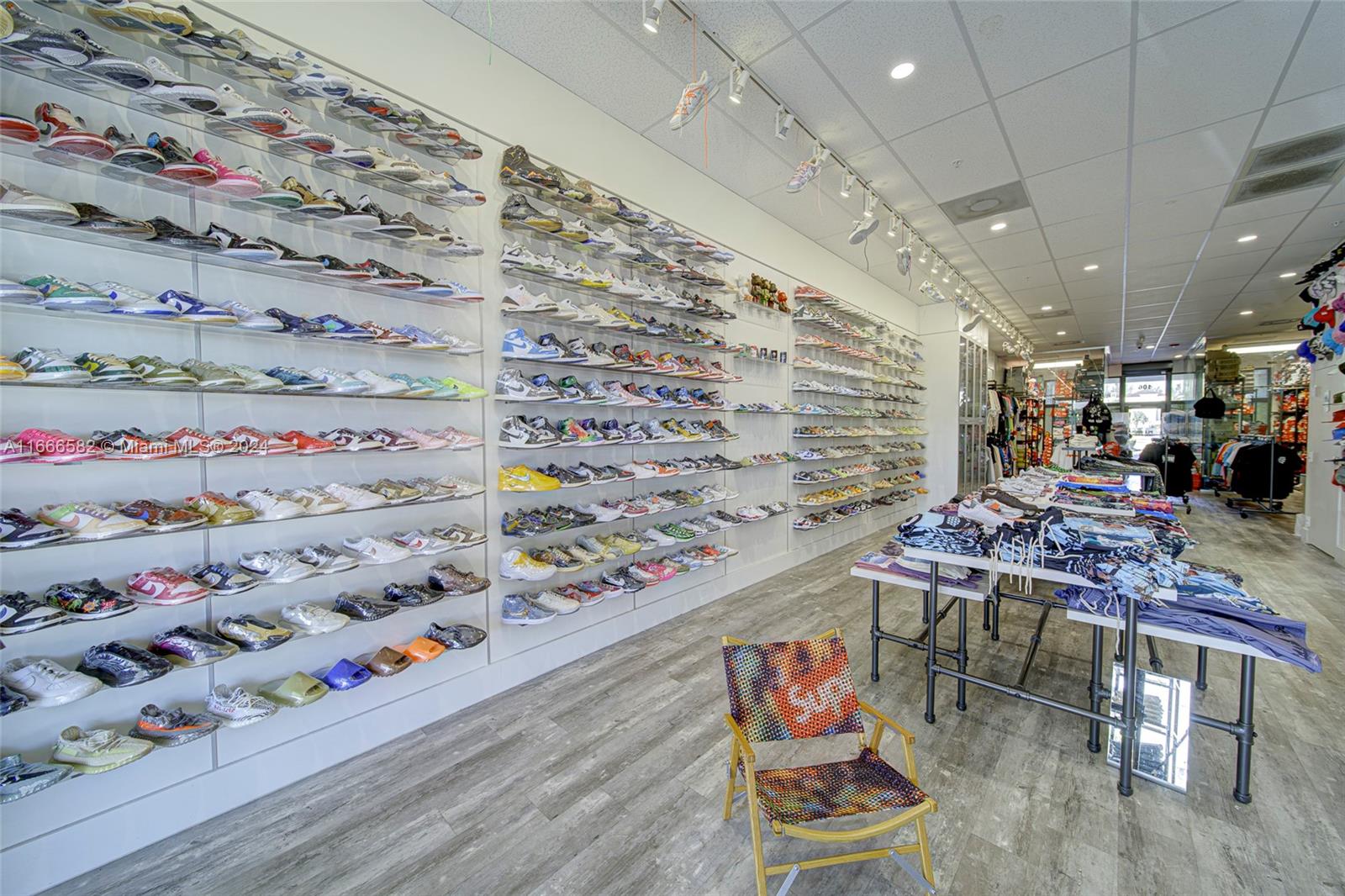 High - End Shoe Store & Clothing Store For Sale Property Photo 22