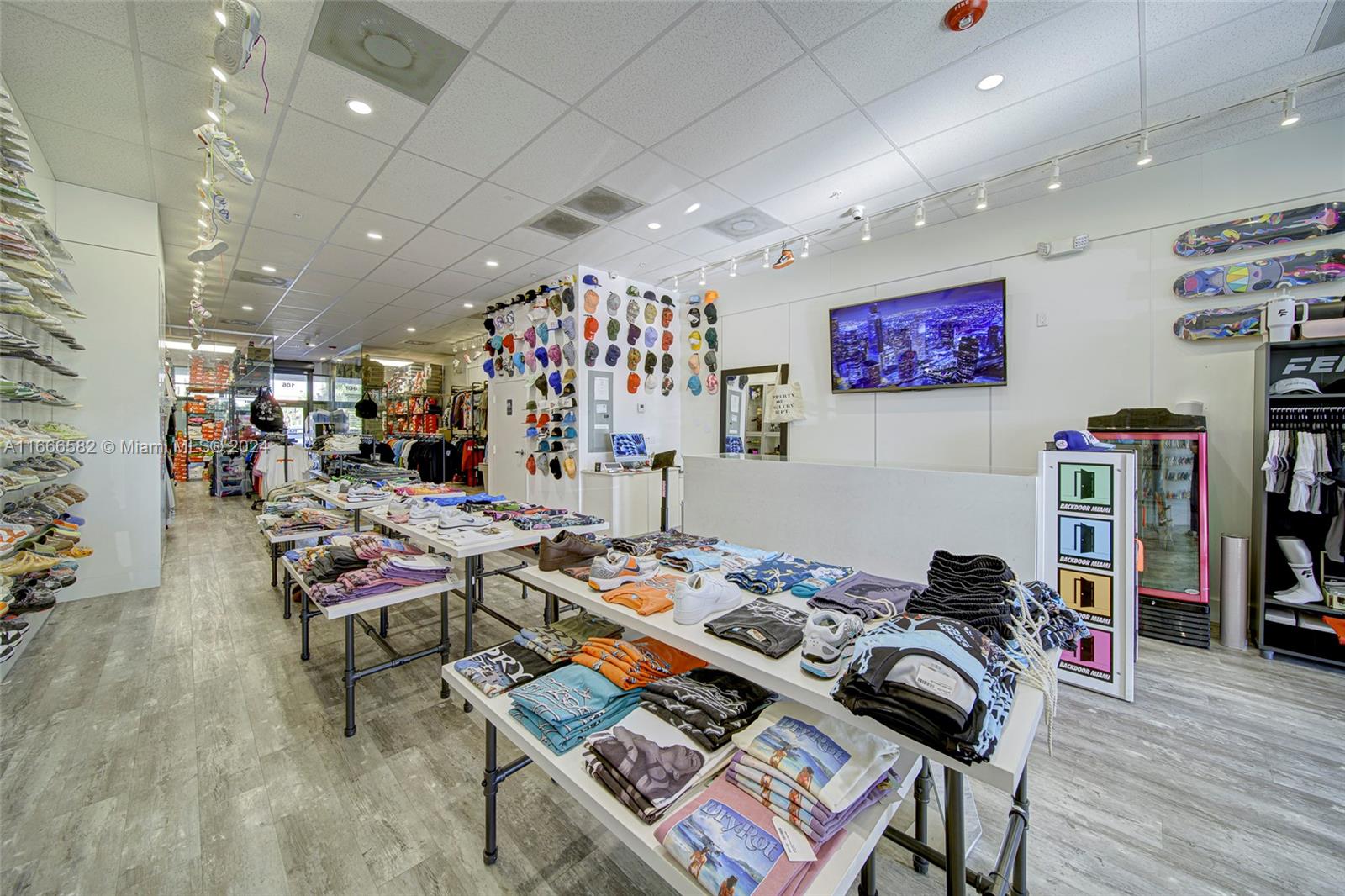 High - End Shoe Store & Clothing Store For Sale Property Photo 26