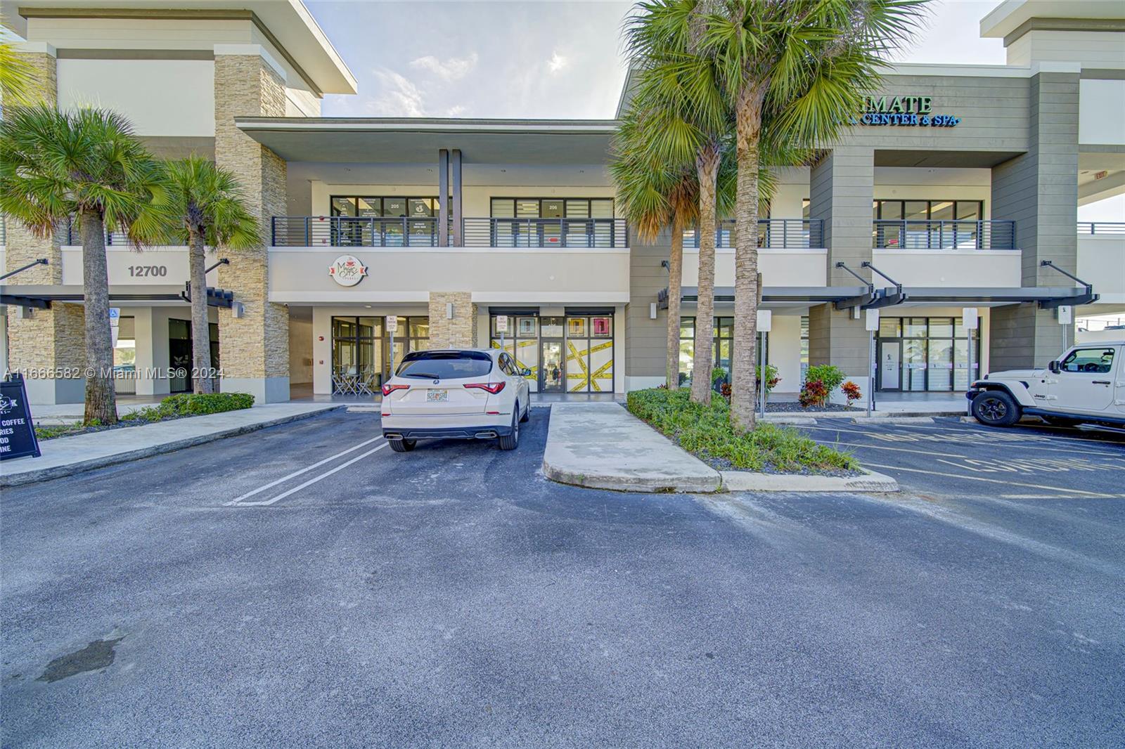 High - End Shoe Store & Clothing Store For Sale Property Photo 33