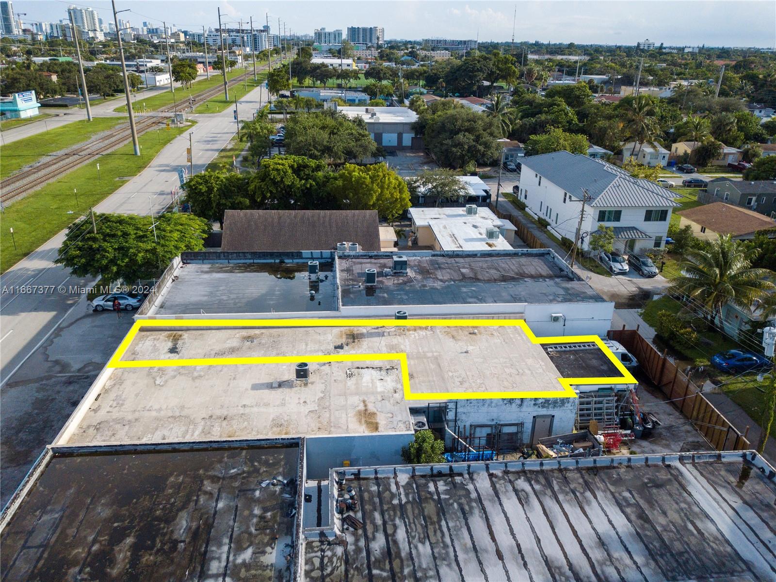 1316 N Dixie Hwy Property Photo 3