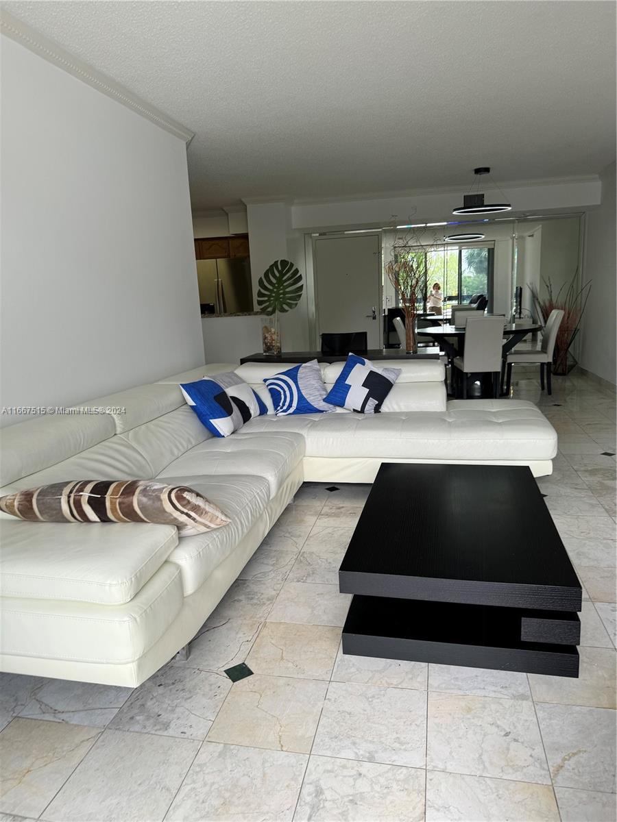 A11667515 Property Photo 1