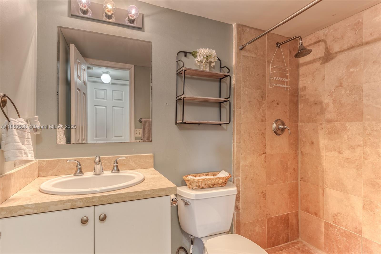840 Pine Dr 103 Property Photo 15