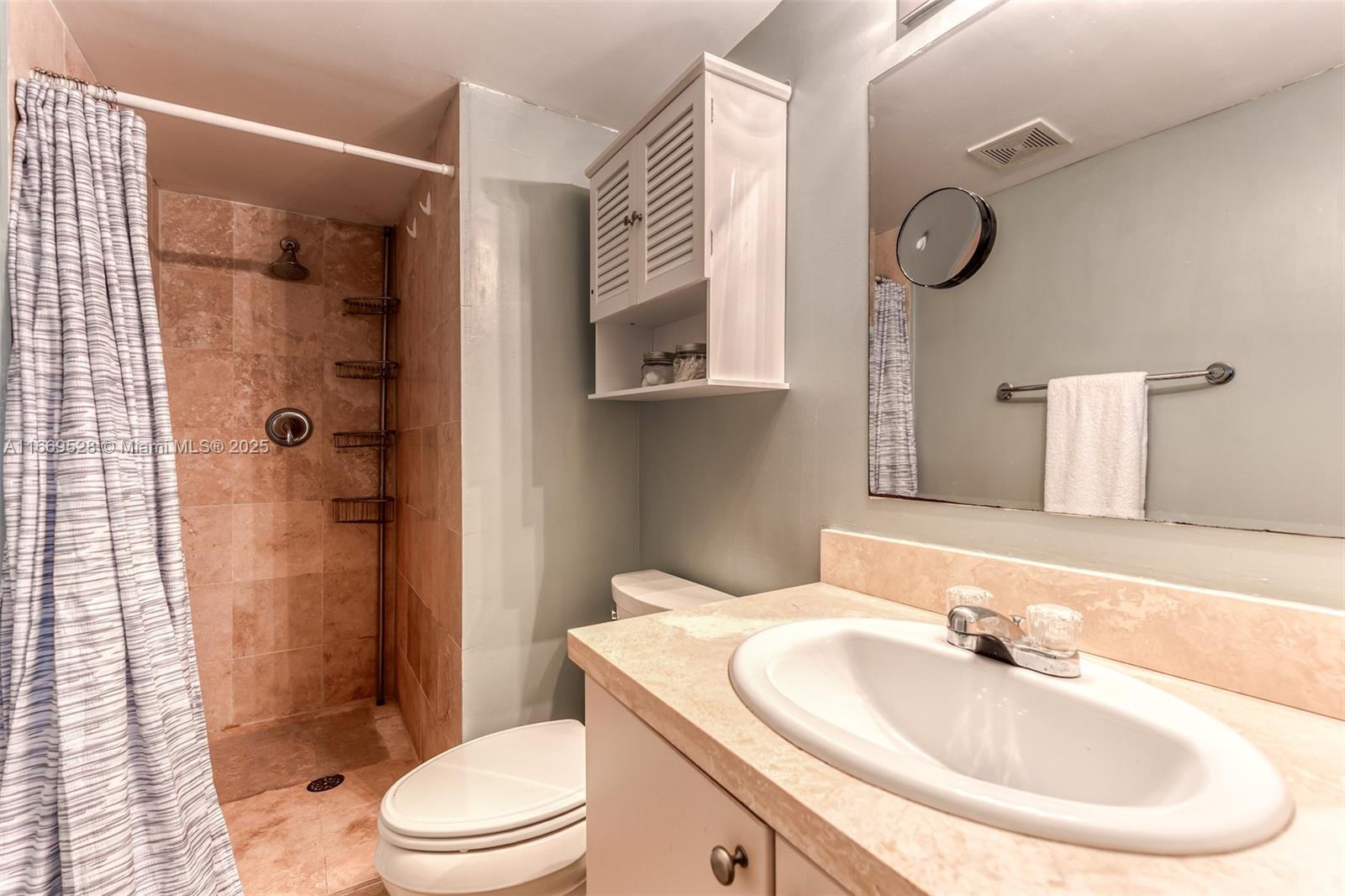 840 Pine Dr 103 Property Photo 18