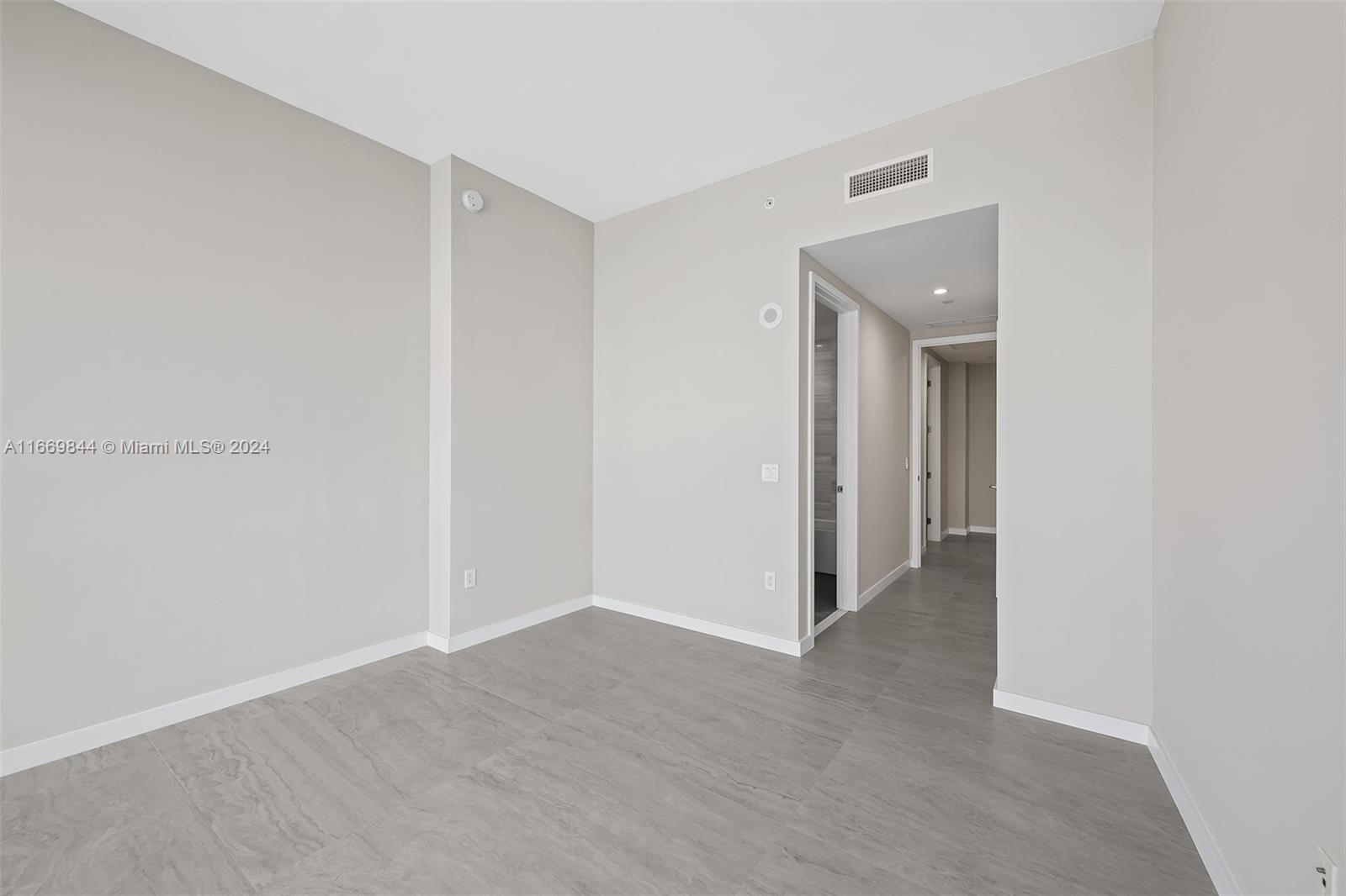 851 Ne 1st Ave Ph 5412 Property Photo 28