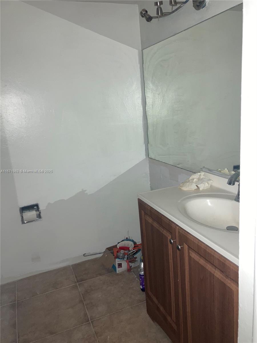 3301 Spanish Moss Ter 704 Property Photo 11