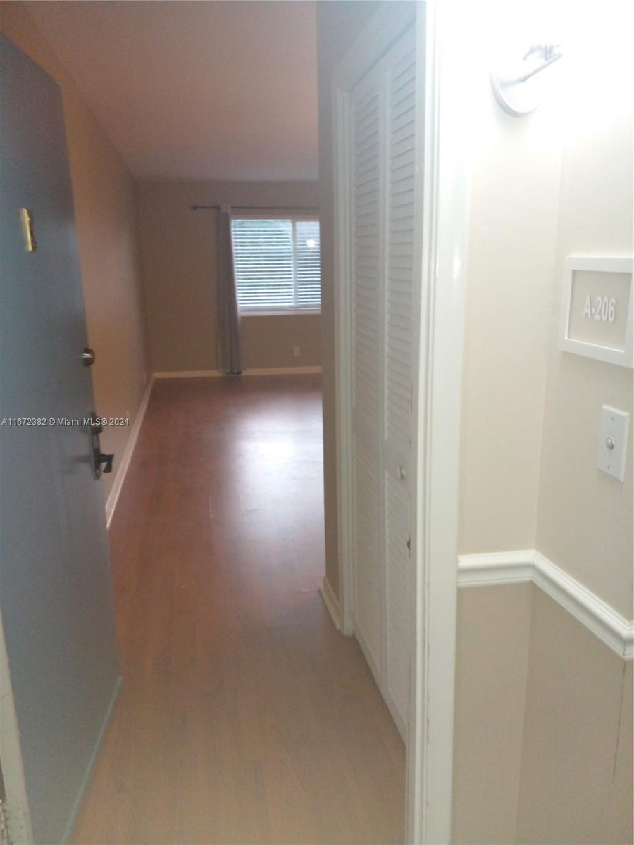 12 Ne 19th Ct 206a Property Photo 1