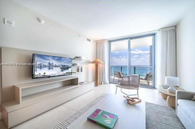 4111 S Ocean Dr 3007 Property Photo 3
