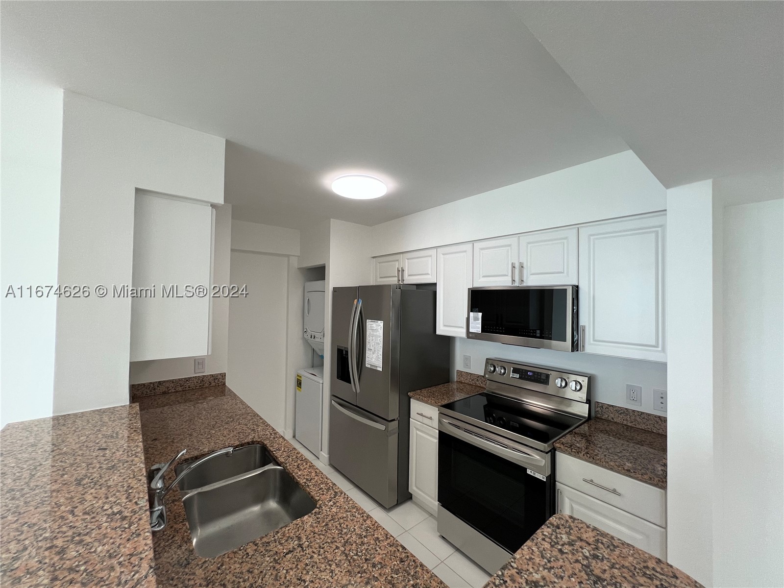 1155 Brickell Bay Dr 3205 Property Photo 3