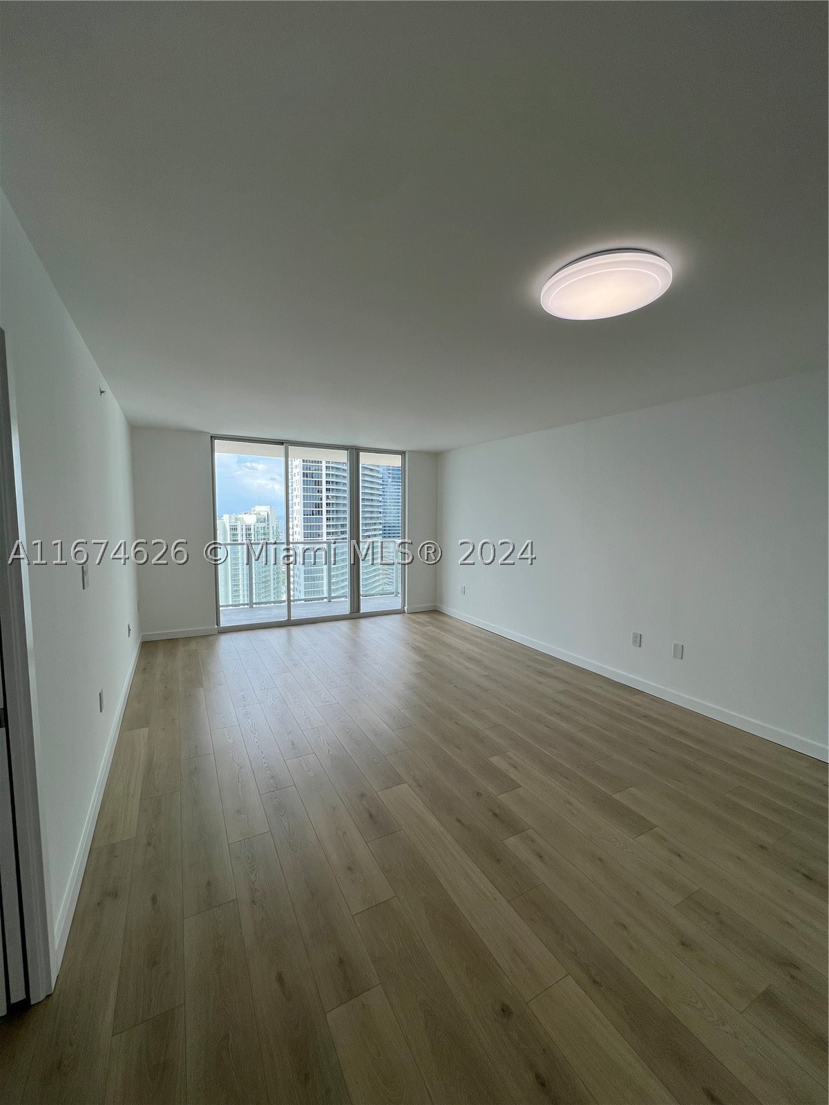 1155 Brickell Bay Dr 3205 Property Photo 4