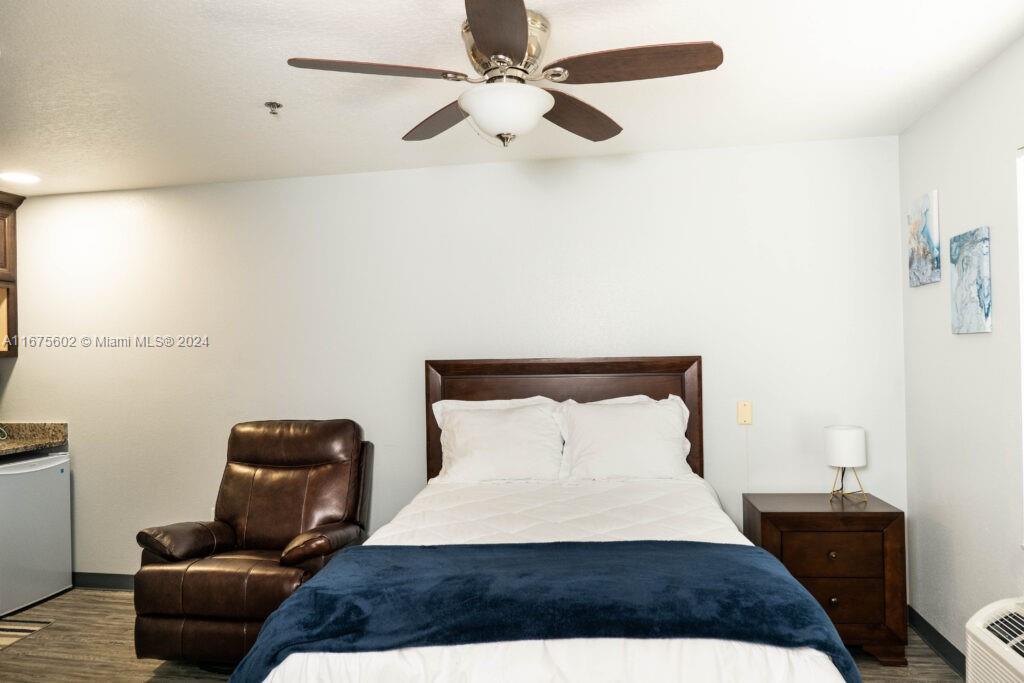 12 E Grove Ave Property Photo 9