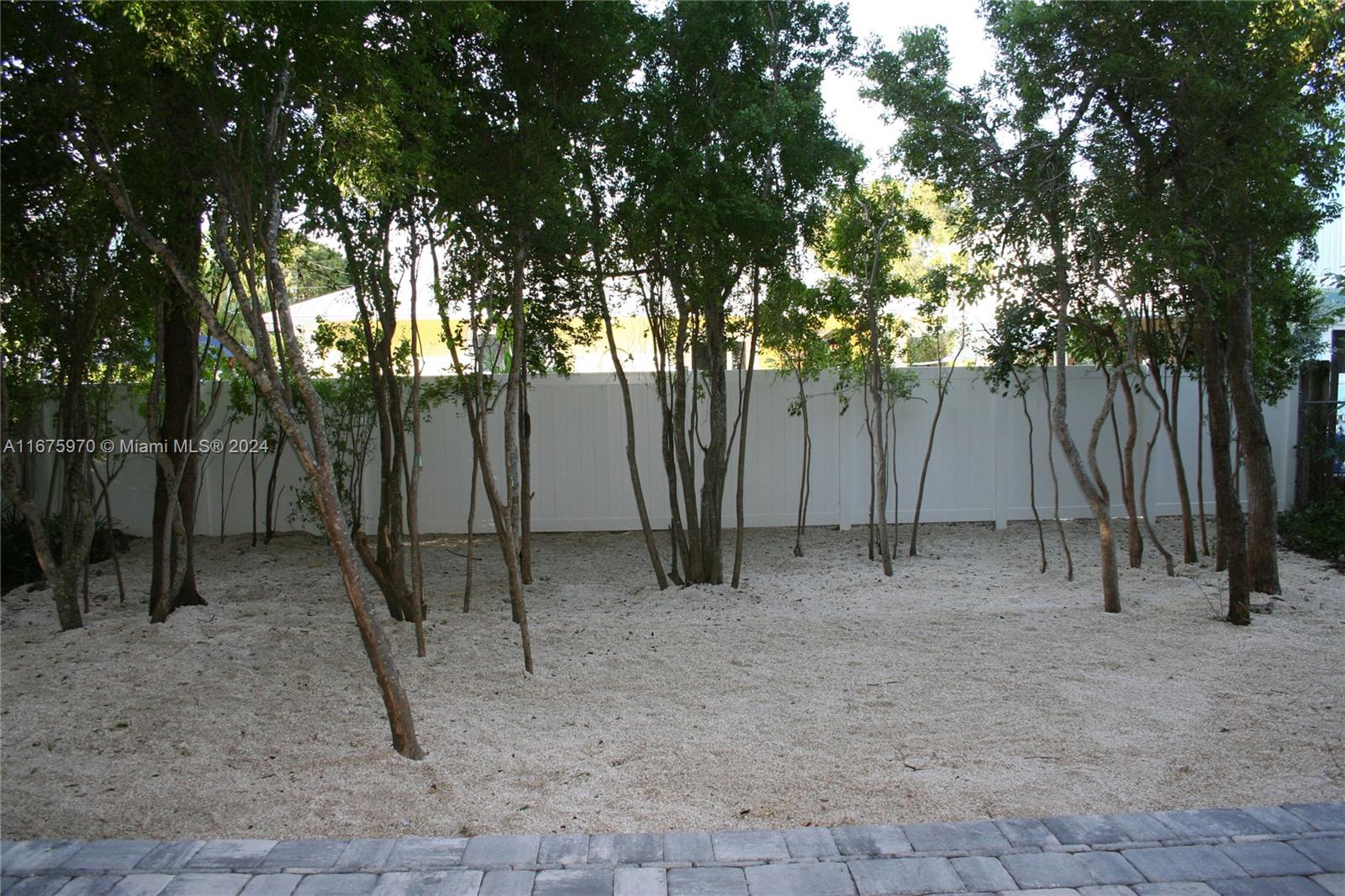 20 Coral Dr Property Photo 6