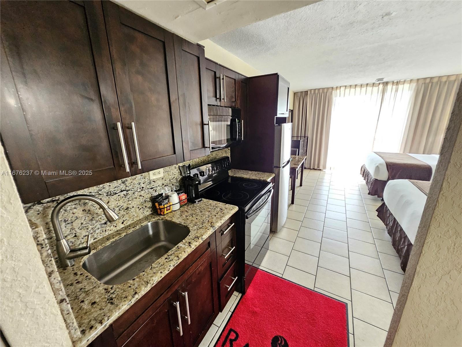 19201 Collins Ave 237 Property Photo 5