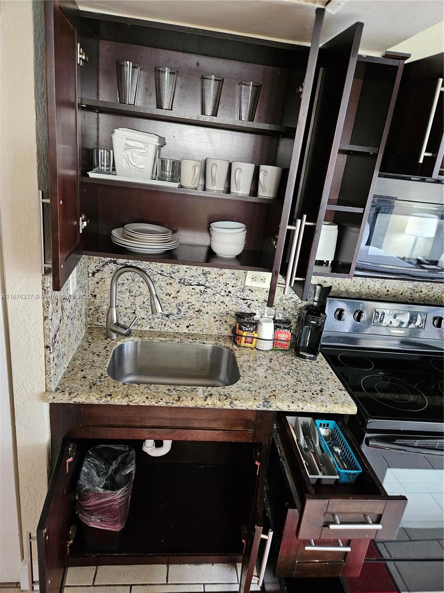 19201 Collins Ave 237 Property Photo 8
