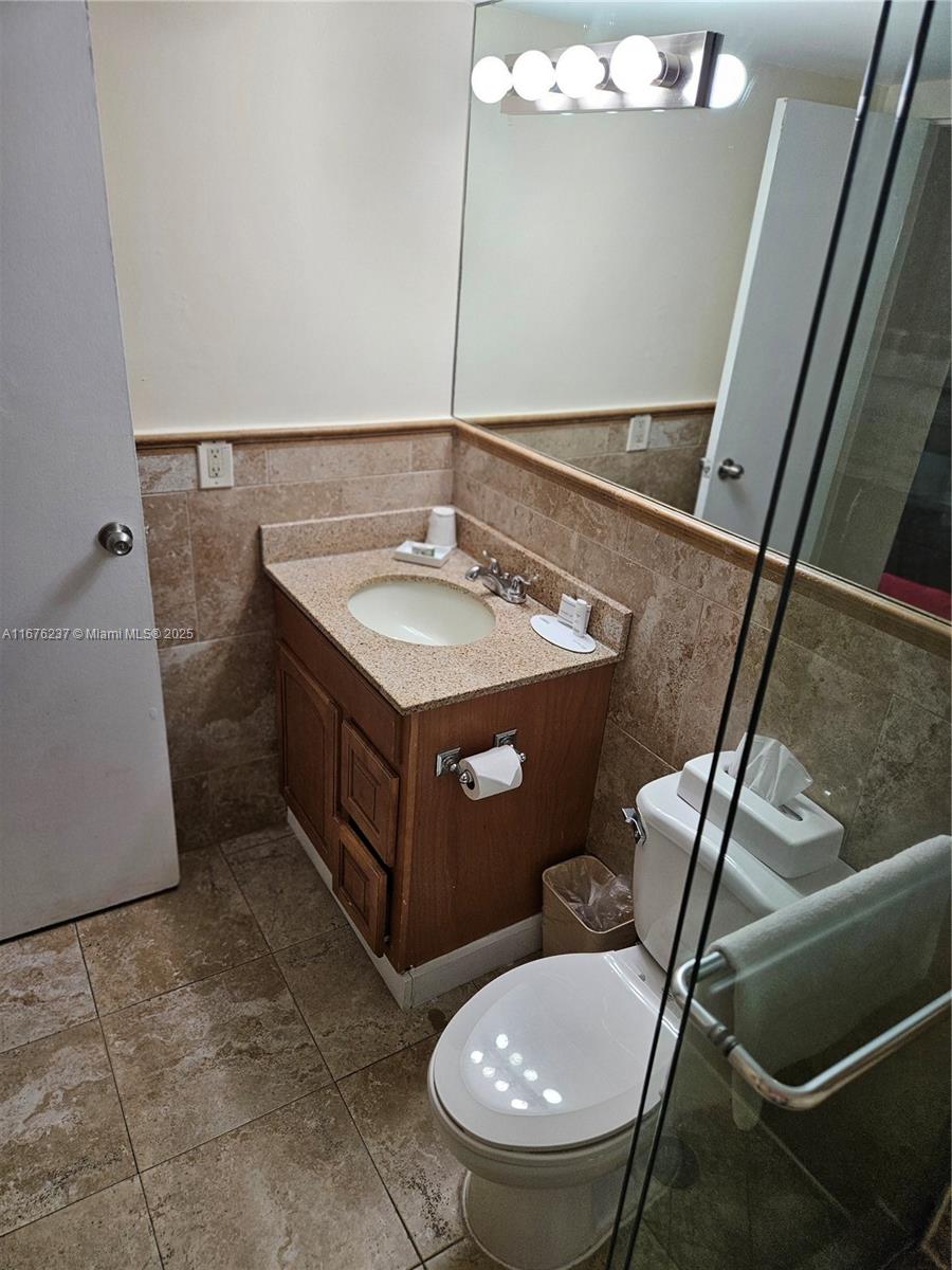 19201 Collins Ave 237 Property Photo 18
