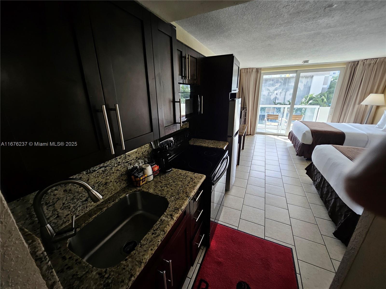 19201 Collins Ave 237 Property Photo 27