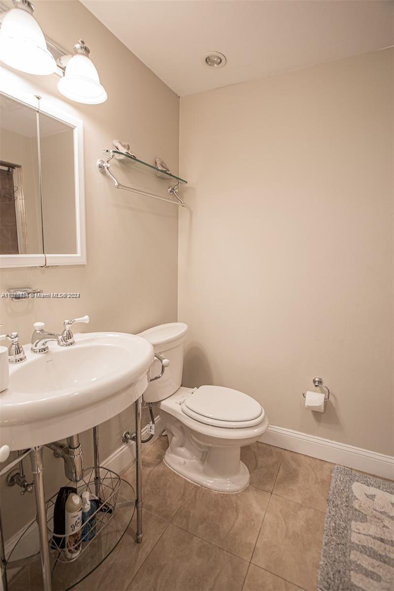 1531 Moffett St Property Photo 19