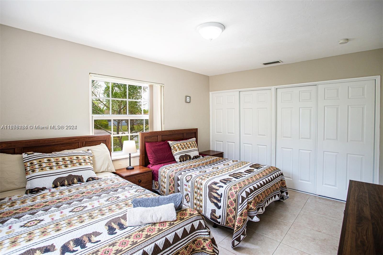 1531 Moffett St Property Photo 22