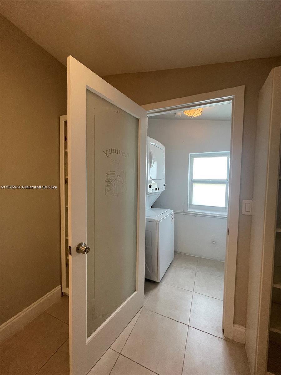 1531 Moffett St Property Photo 27